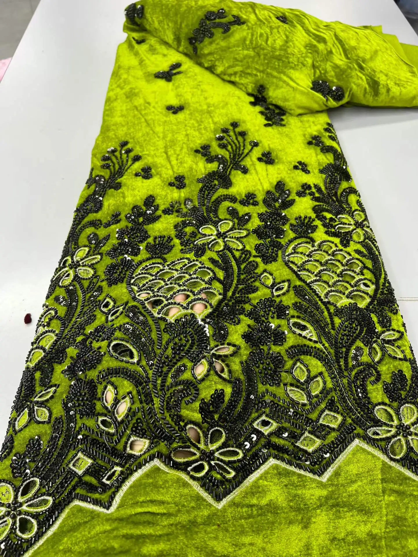 

Luxury African Lace Fabric 5 Yards Velvet Lace Beaded Tulle Lace Fabric Embroidered Sequins Nigerian Fabric for Wedding Dress