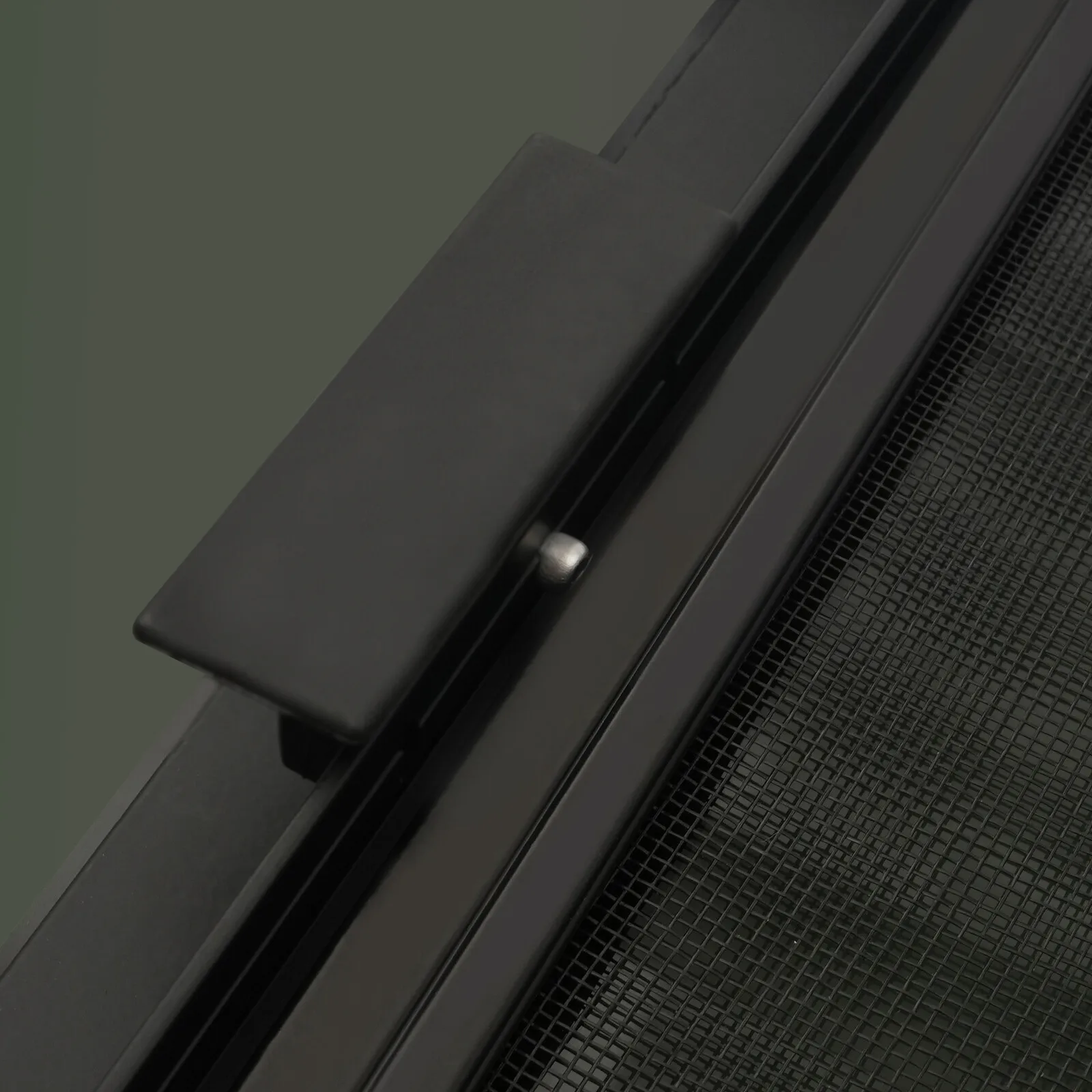 استبدال نافذة RV المنزلقة الأفقية مقاس 42 × 12 بوصة بإطار من الألومنيوم الأسود مع شاشة لمقطورة التخييم