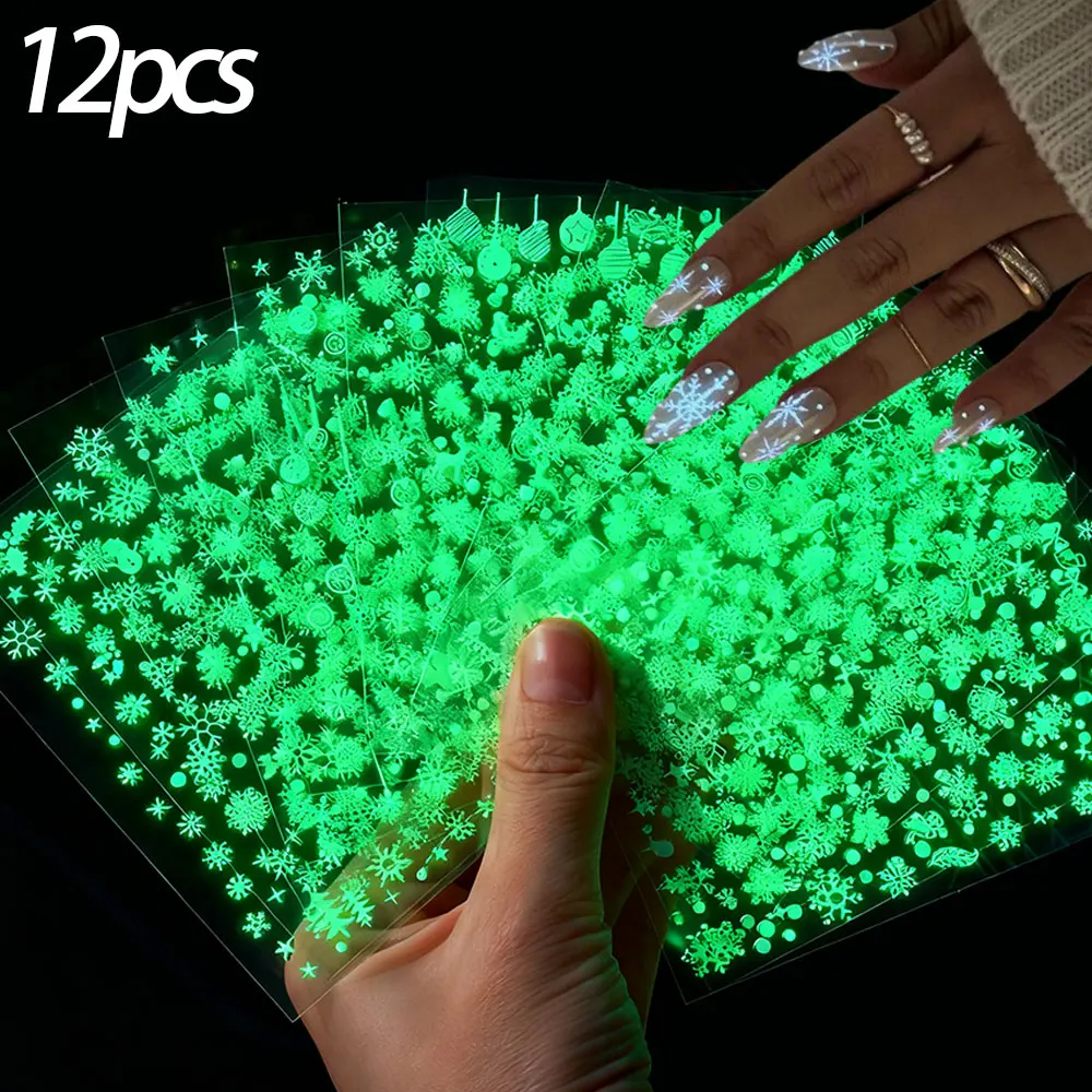12 Stück 3D Leuchtende Schneeflocken Elch Weihnachts-Nagelsticker Glow-in-the-Dark Weiße Schneeflocken Neujahrs-Nagelabziehbilder 8*10cm Weihnachts-Nageldekoration