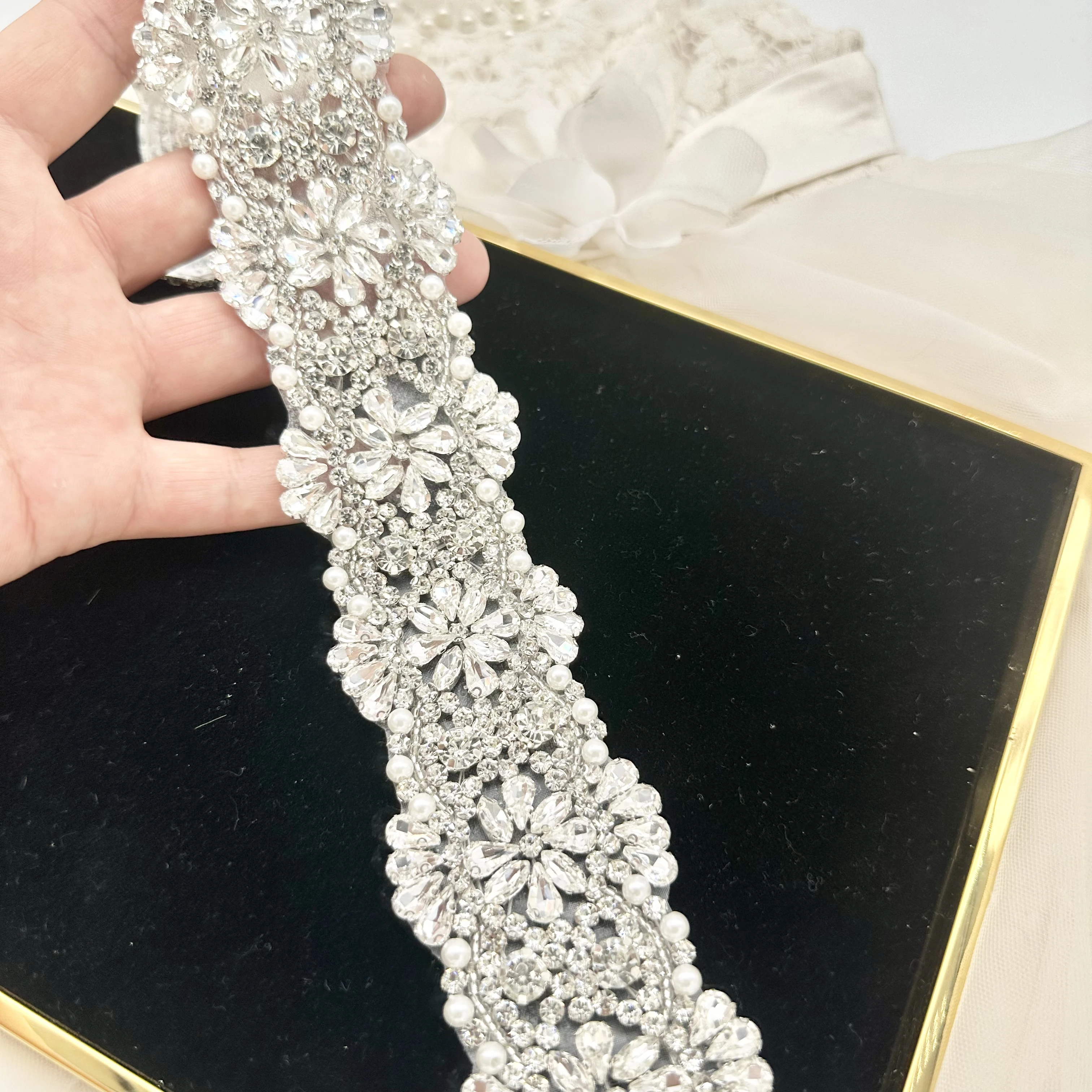 Silberne Blasenperlen Glas-Strass-Applikation Damen-Kleidergürtel Abendkleid-Accessoire Taillenband