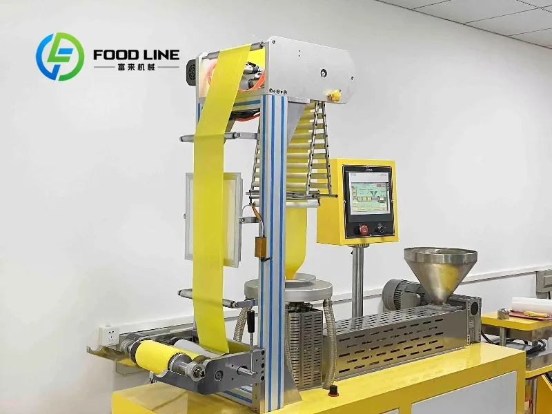 Plastic Extrusion Machine Water Cooling Pelletizing Die Head Matching Makes Uniform Round Plastic Compound Granule Products