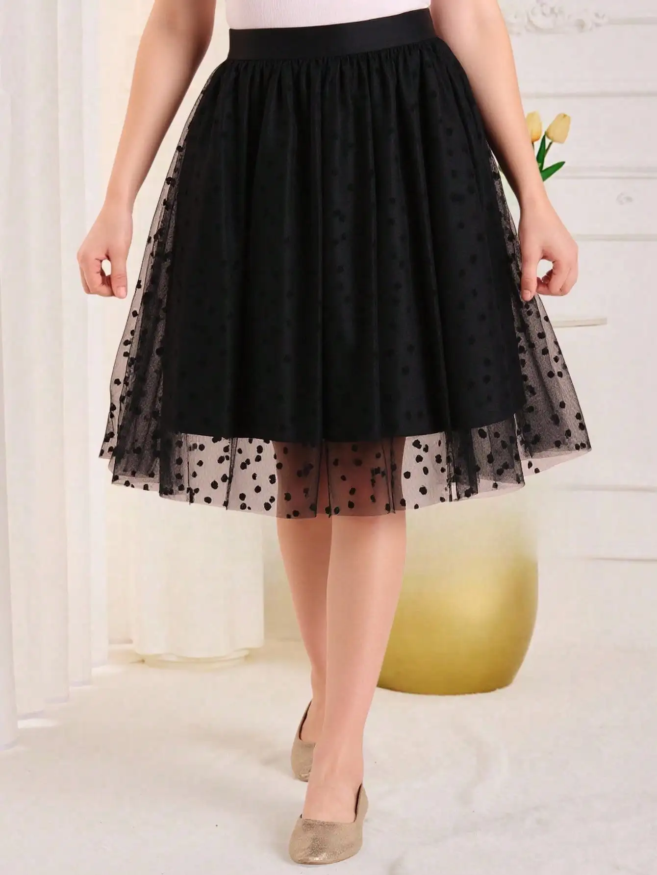 

Черная расклешенная юбка из сетки в горошек для девочек, миди А-силуэта с прозрачной накладкой