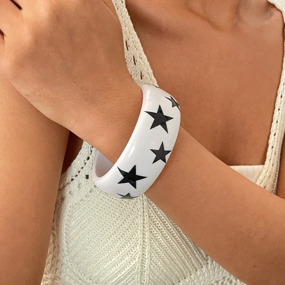 Resin Y2k Star Bangle Smudging Europe American Style Star Wide Bracelet Minority Design Dopamine Pentagram Hand Ring Women