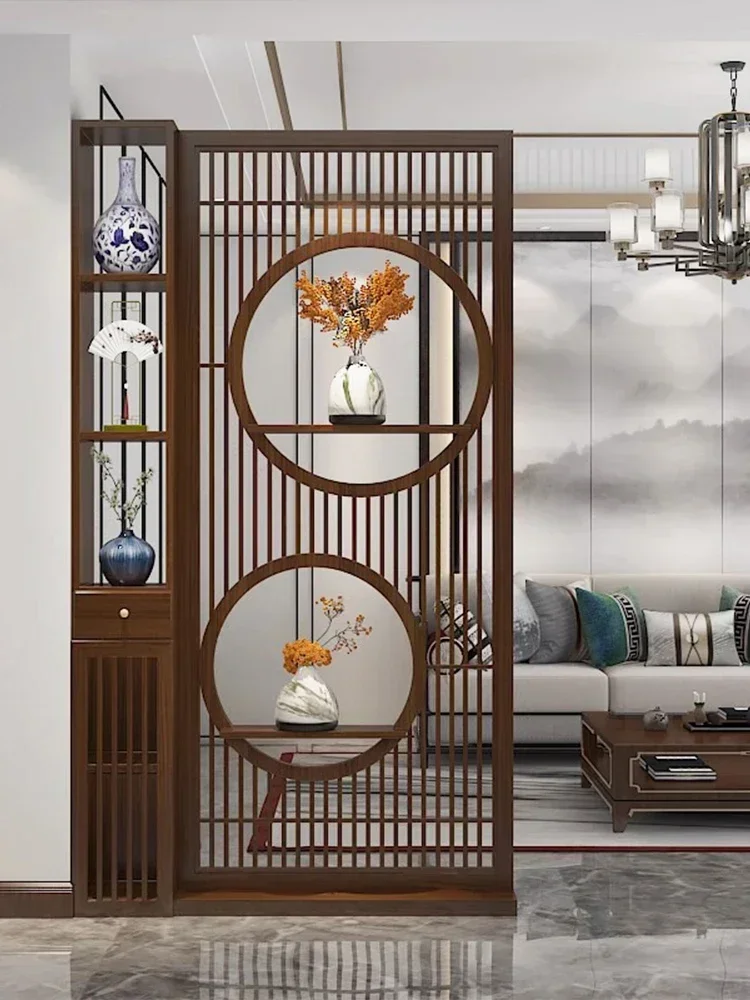 The new Chinese-style screen living room is divided into doors to block the decoration of modern shelves of solid wood.