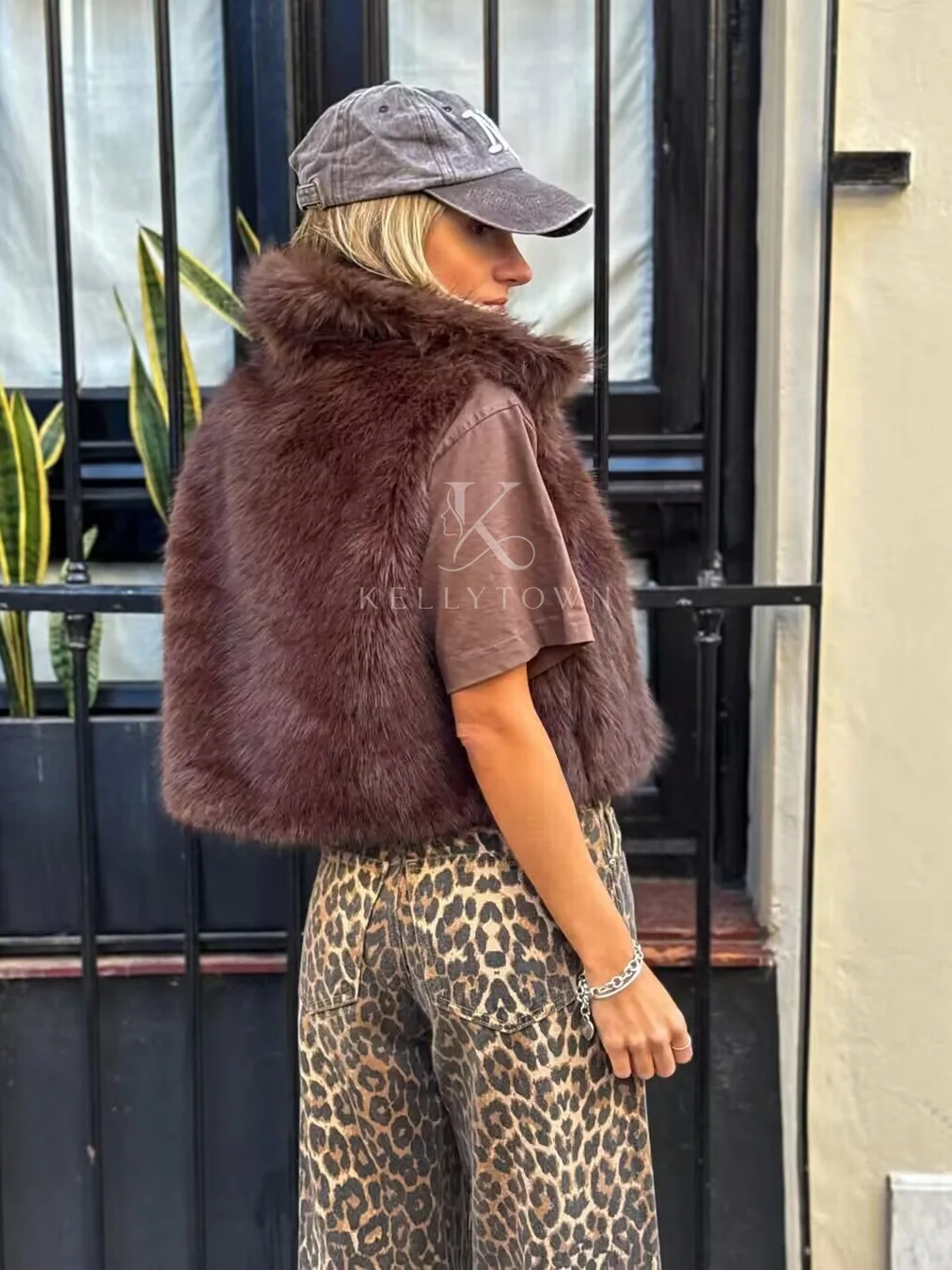 2026 Fashion Faux Fur Sable Vest Crop Top Autumn Winter Eco Mink Fur Tank Tops Turn Down Collar Short Sleeveless Jacket Coat