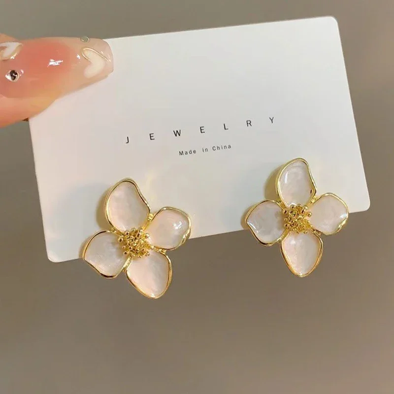 �y�Z�[�����z�n�C�r�X�J�X�h���b�v�։Ԃ̃X�^�b�h�s�A�X�����K�[���t�����`���B���e�[�W�t�@�b�V�����A�N�Z�T���[���������}���`�b�N�ȃW���G���[�M�t�g