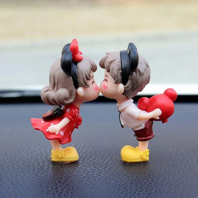 Anime Couples For Car Ornament Model Cute Kiss Balloon Figure Auto Interior Decoration Pink Dashboard Figurine Accessories Gifts