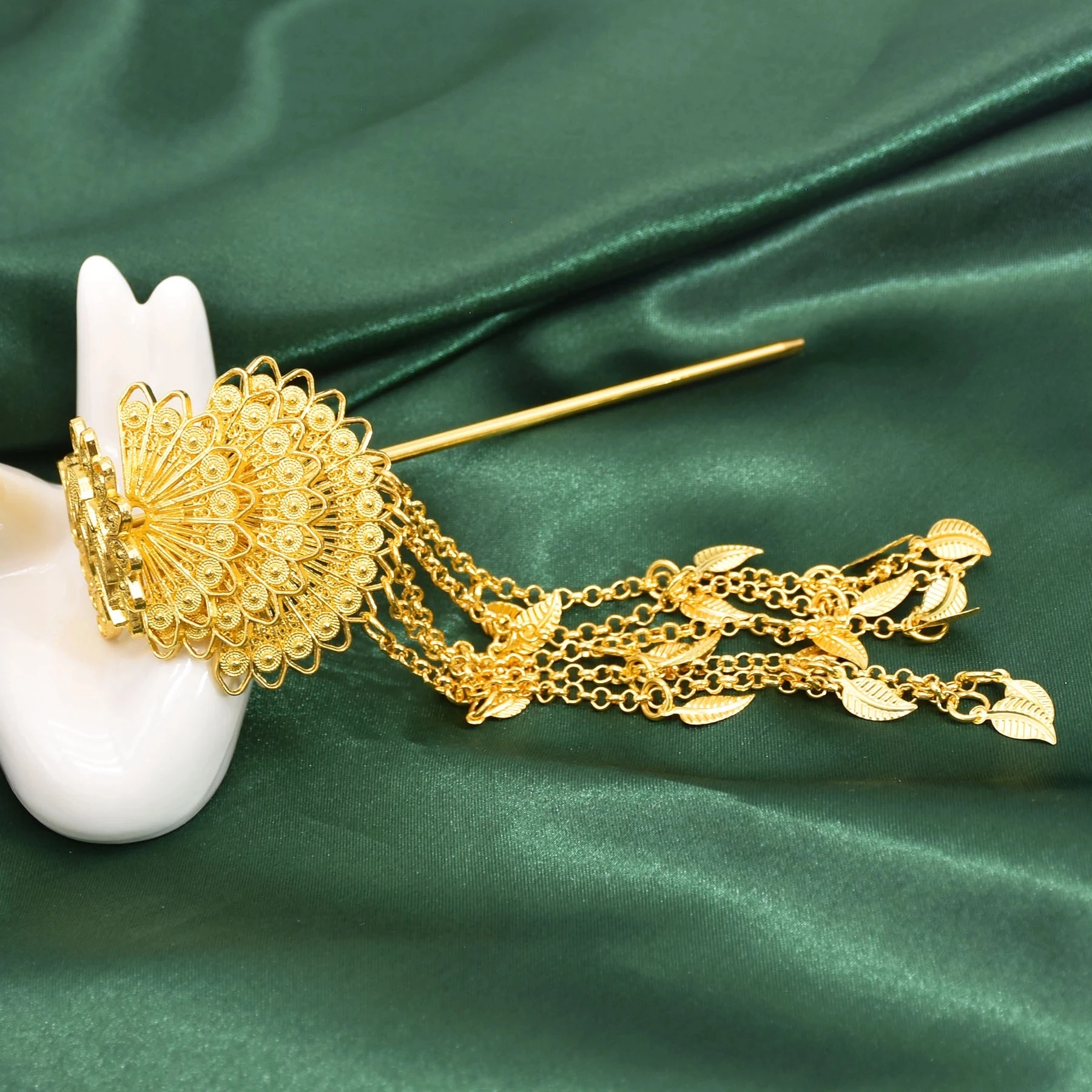Gold Color Long Chain Leaf Tassel Hairpin for Women Peacock Chinese Traditiona Metal Stick Vintage Ethnic Hair Fork Hair Jewelry