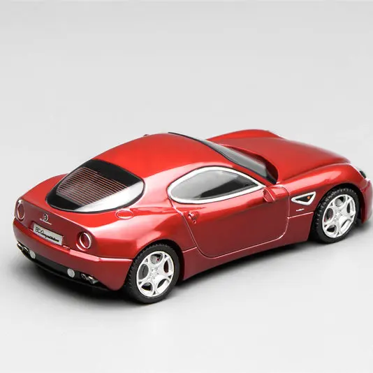 MH 1:64 Alfa Romeo 8C Competizione 2008 Alloy Car Model