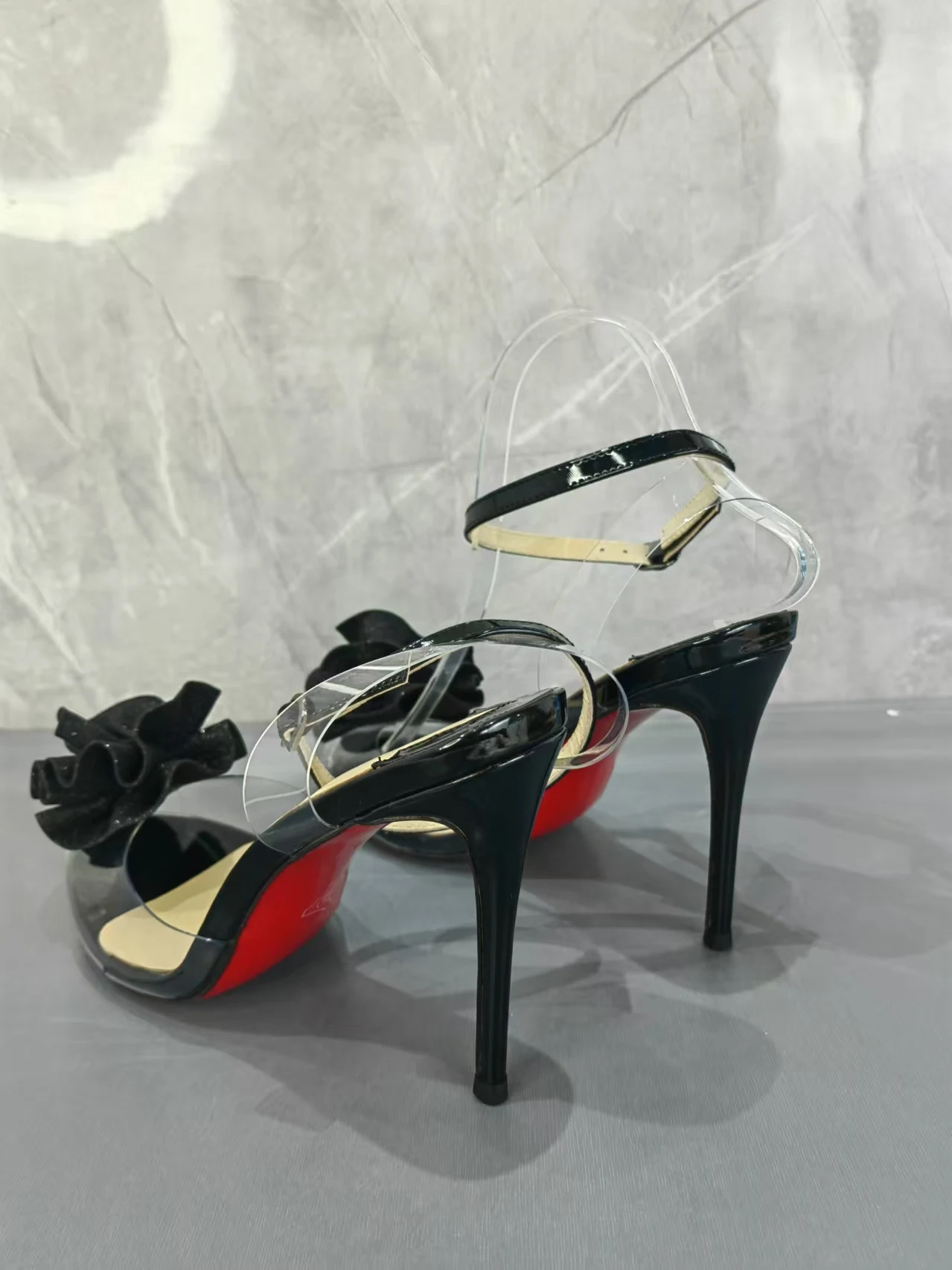 مادة PVC صنادل مفتوحة من الأمام مزينة بالزهور بإبزيم أسود وكعب عالي أحذية سهرة مثيرة Sandalias Mujer Verano #4