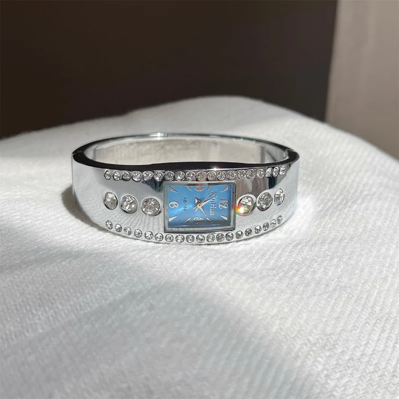 Silver Vintage Ladies Quartz Wristwatch Fashion Elegant Clear Ocean Blue Diamonds Bracelet Watch for Women