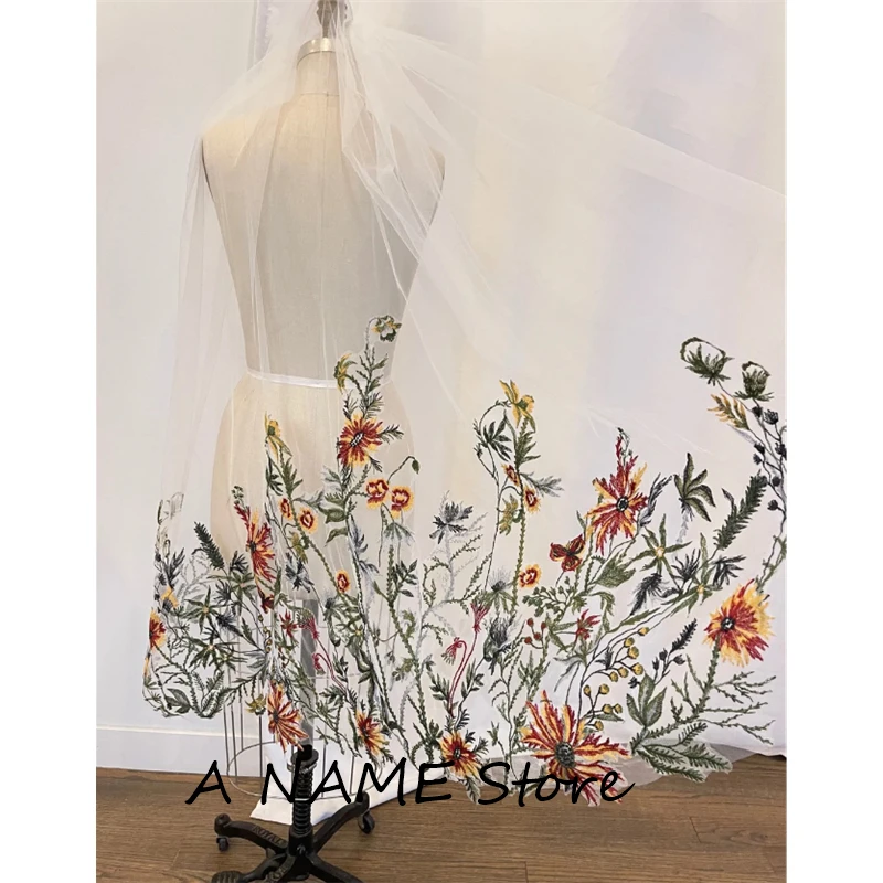 Embroidered Floral Lace Bridal Veils With Comb Weddiing Accessories For Brides White Ivory Tulle Red Yellow Flows Green Leaves