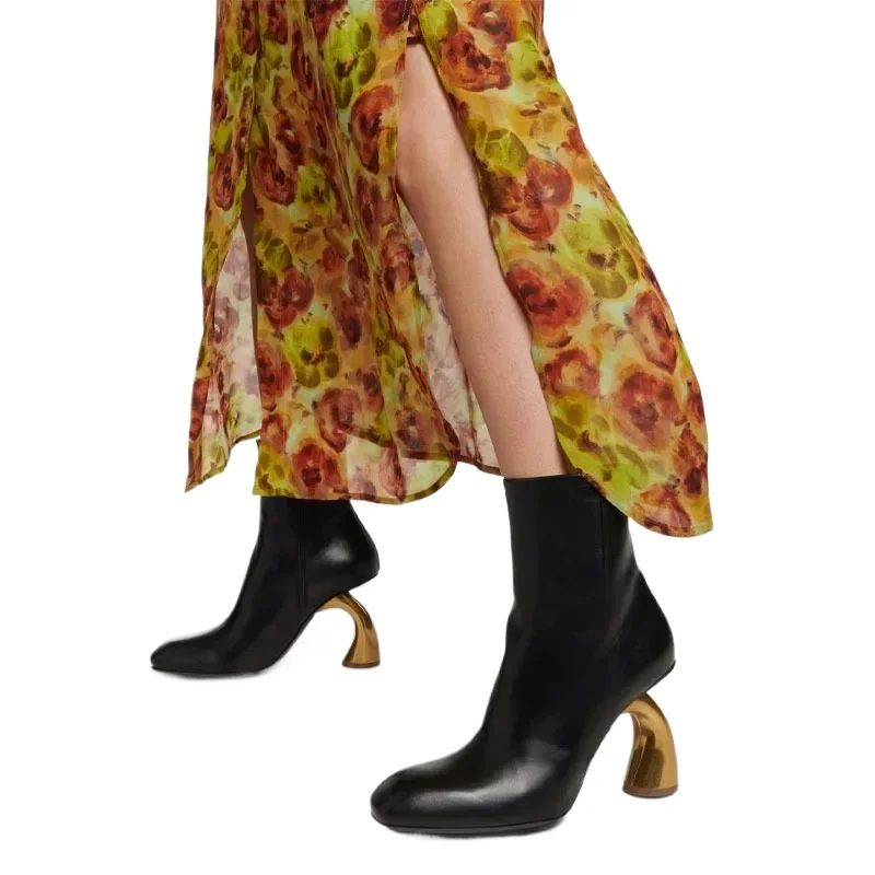 

Европейские и американские модные женские ботинки на высоком каблуке в форме металла с квадратным носком и элегантными короткими сапогами на боковой молнии