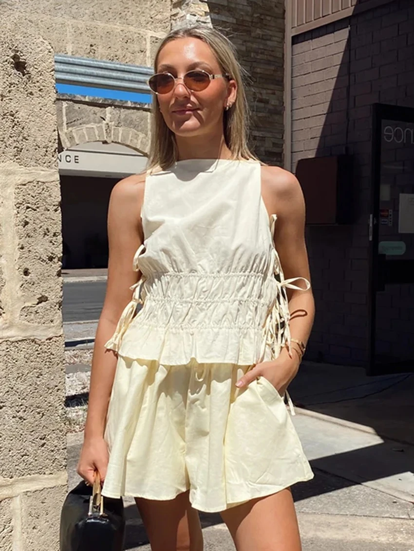 

2026 Summer New Women's Sleeveless Vest Top High Waisted Shorts Loose Solid Color Set Women's Casual And Comfortable Two-Piece