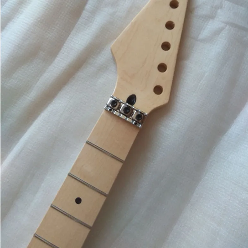 22 Frets Maple Reverse Headstock Right Hand Electric Guitar Neck Guitar Parts Musical Instruments Can Be Customized