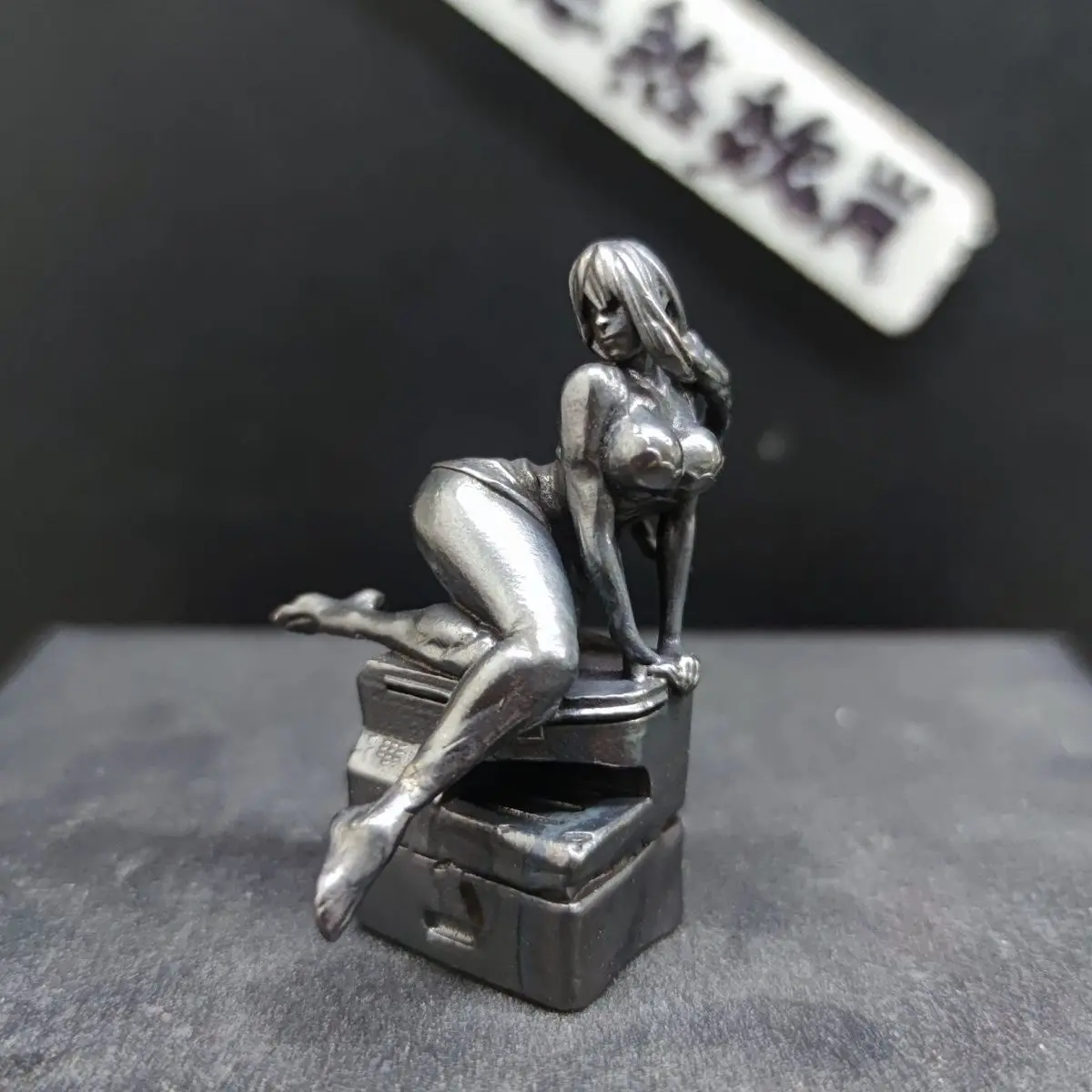 نقية مكعبة الرجعية مثير الجمال زنبق الركوع عمل أرقام زينة أرنب فتاة رحمة شقيقة عارية Ol نموذج موحد الحلي