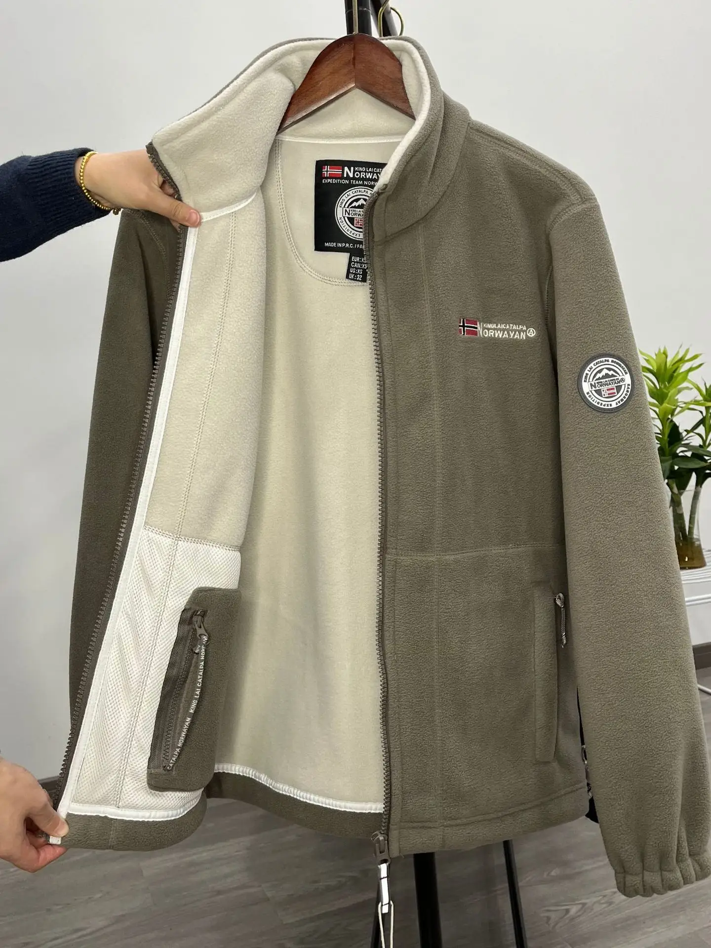 

Мужское зимнее теплое пальто из двухслойного хлопка с воротником-стойкой Thiened Fce на подкладке и воротником-стойкой с несколькими краями Faionable Urban...