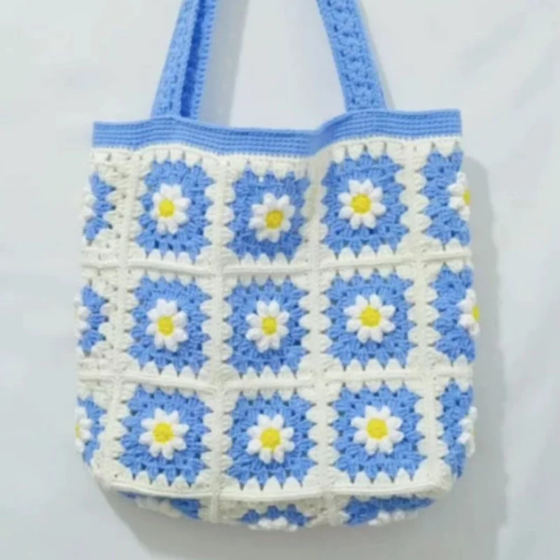 Handmade crochet small chrysanthemum shoulder bag with fresh, clean, simple and beautiful color, and lined pockets. Shopping bag