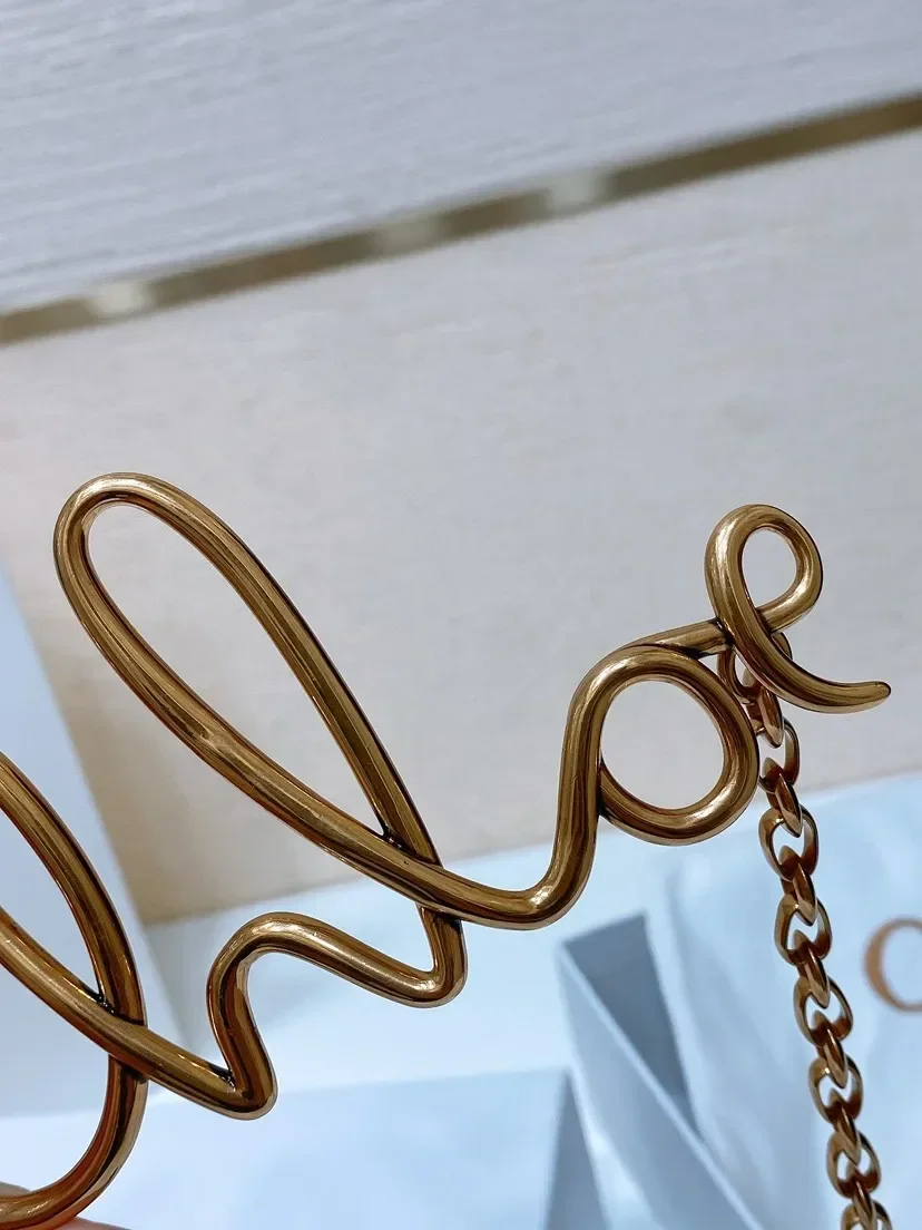 Luxurious Popular L Series Waist Chain Women's Belt Decoration Skirt Versatile Simple and Fashionable Holiday Gift Must