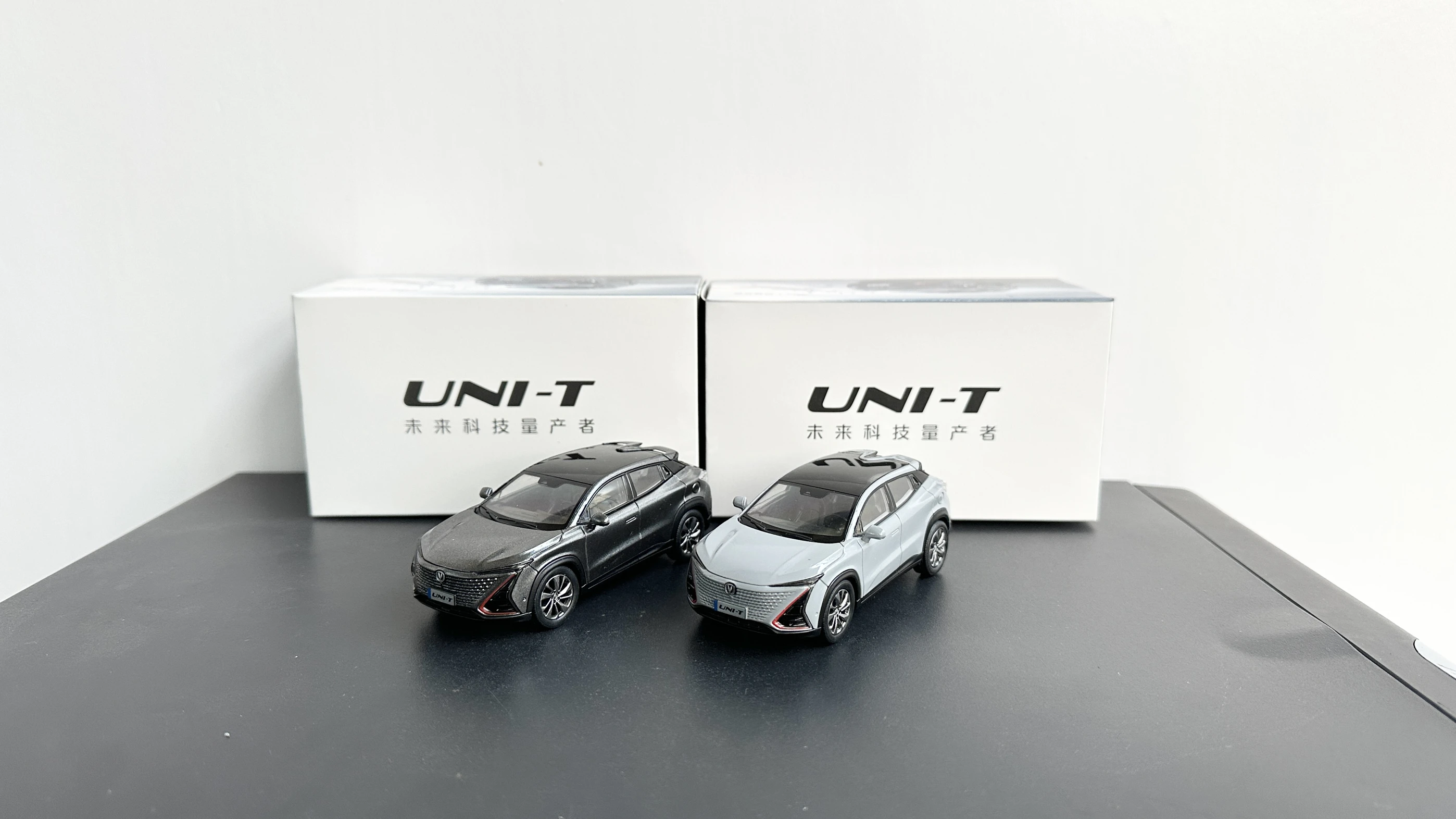 1:43 Originalfabrik, Changan Automobile UNI-T Automodell EINHEIT Simulationsautomodell, Kunststoffmodell mit Rückzug