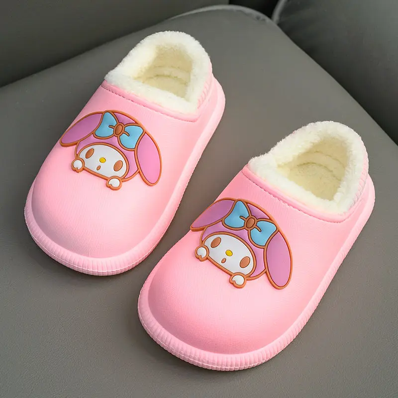 Sandal anak perempuan Sanrio di musim dingin di luar tahan air termasuk sepatu katun tumit sepatu dalam ruangan anak Cinnamoroll My Melody