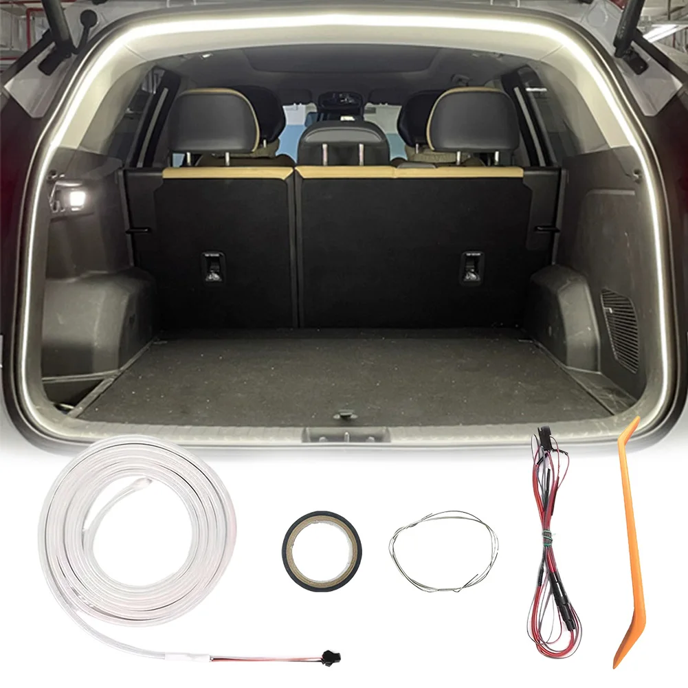 Striscia luminosa a LED per bagagliaio di un'auto, nessuna perforazione, luce automatica per scatola di coda, striscia di illuminazione ambientale per bagagliaio di un'auto, per pickup berlina SUV Hatchback