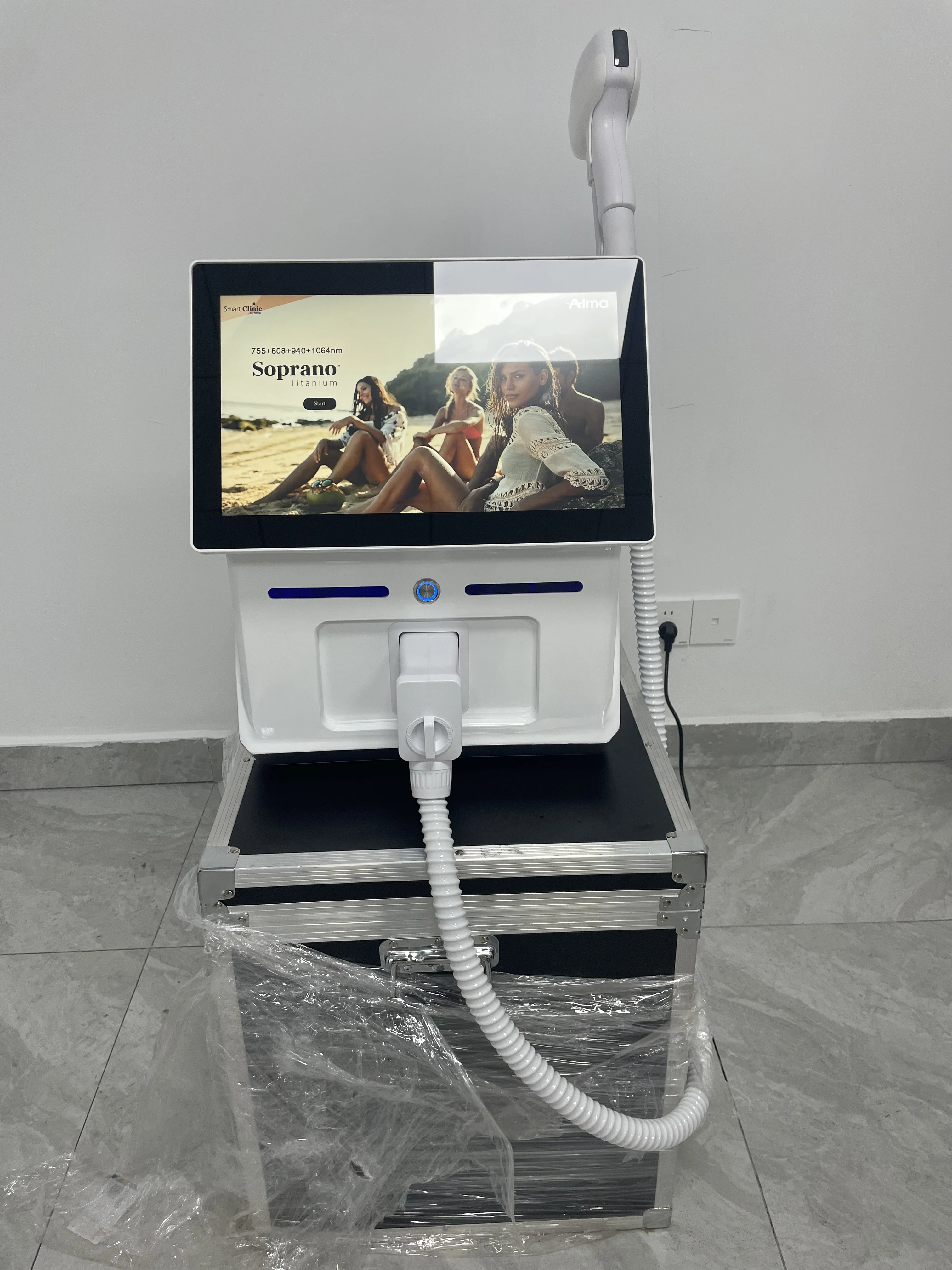 4 موجات 2025 سوبرانو ديود الجليد التيتانيوم 808nm الليزر الجسم المهنية آلة إزالة الشعر 808nm الكسندريت جهاز 4000 واط