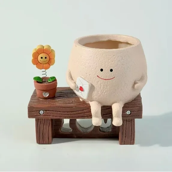 Smiley Face Swing Hanging Planter For Succulents Small Resin Flower Pot With Facial Design Plant Holder For Balcony Patio