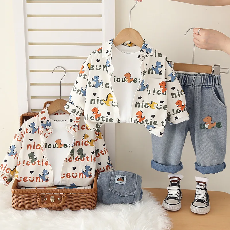 2025 Autumn Boys Dinosaur Print Suit Set Korean Style 3-Piece Outfit with Letter Shirt & T Shirt & Jeans Casual Clothes for Kids
