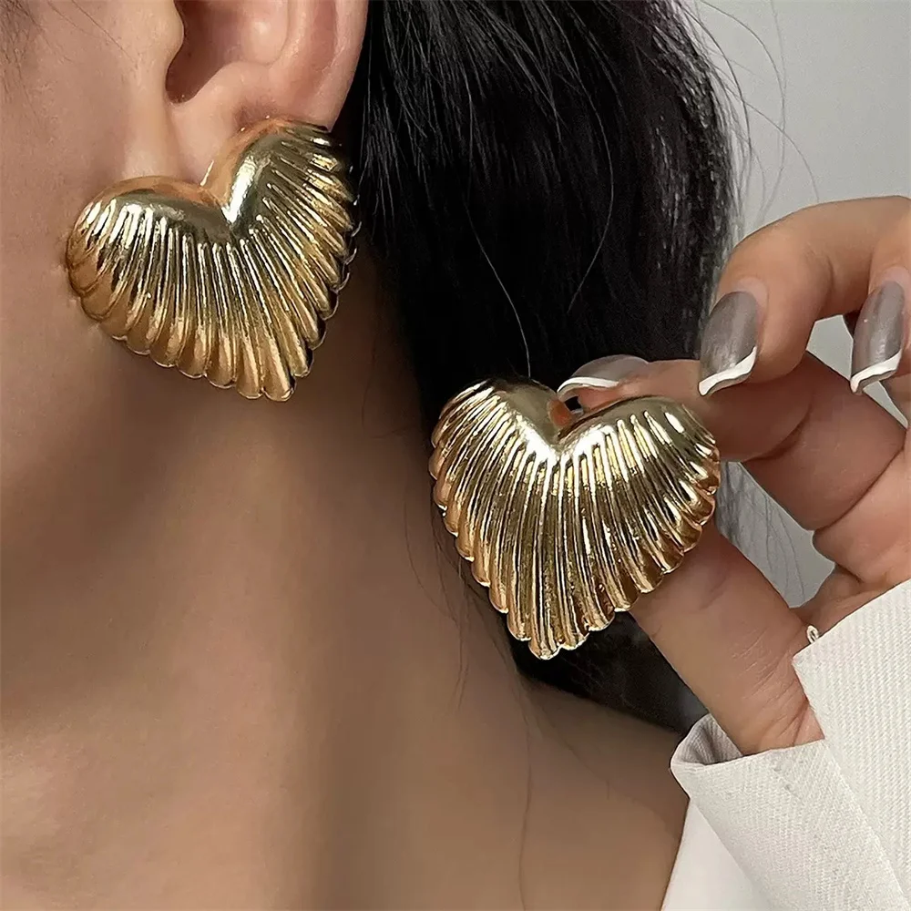 

Summer Marine Biology Heart Shell Beach Women's Earrings Fashion Luxury Metal Heart-Shaped Ear Stud Women Jewelry Accessories