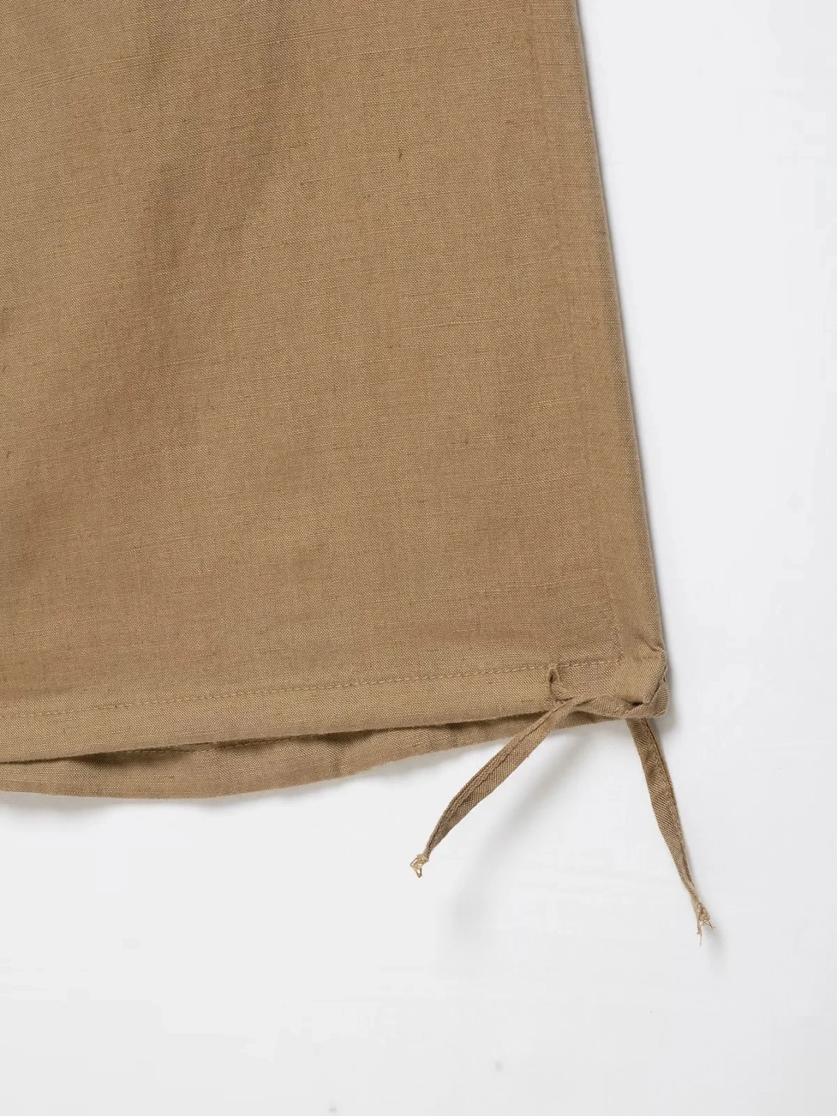 KONDALA Vintage Khaki Einfarbiger Damenanzug, Neckholder Ärmellos Rückenfrei Plissiert Schmal Geschnittene Weste, Weite Hose, Modische Elegante Sets für Herbst 2026 – Detail 22