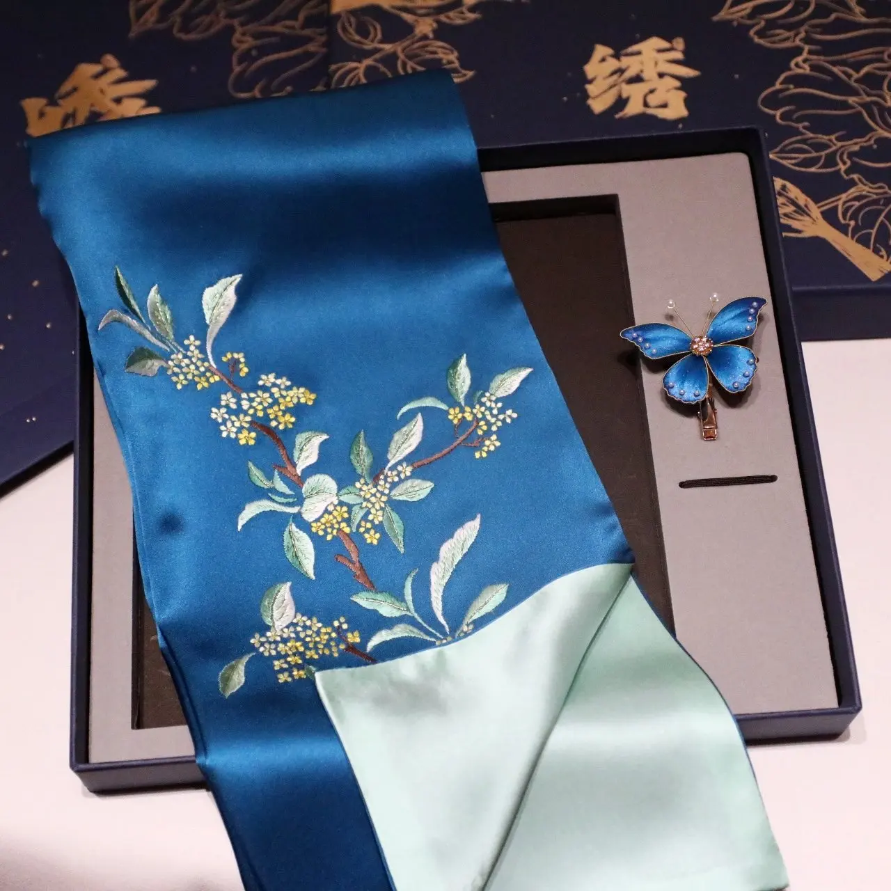 Suzhou Embroidery Silk Handmade Embroidery Scarf Velvet Flower Barrettes Set Silk Scarf Non-Heritage Business to Give Mom Gift