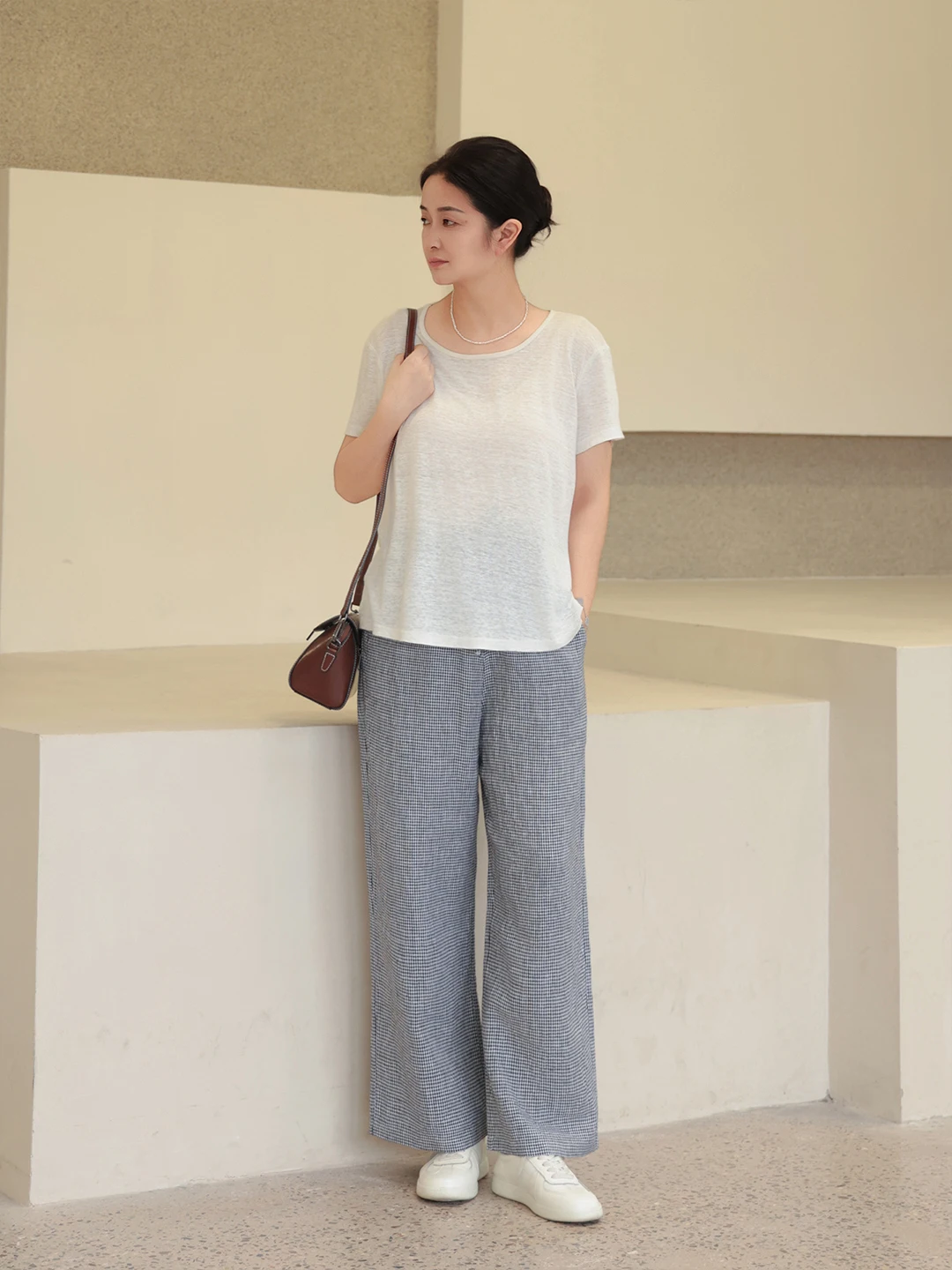 

Повседневная легкая трикотажная футболка из конопляной ткани с коротким рукавом для женщин: модный летний топ, дышащий, комфортный, ультралегкий.