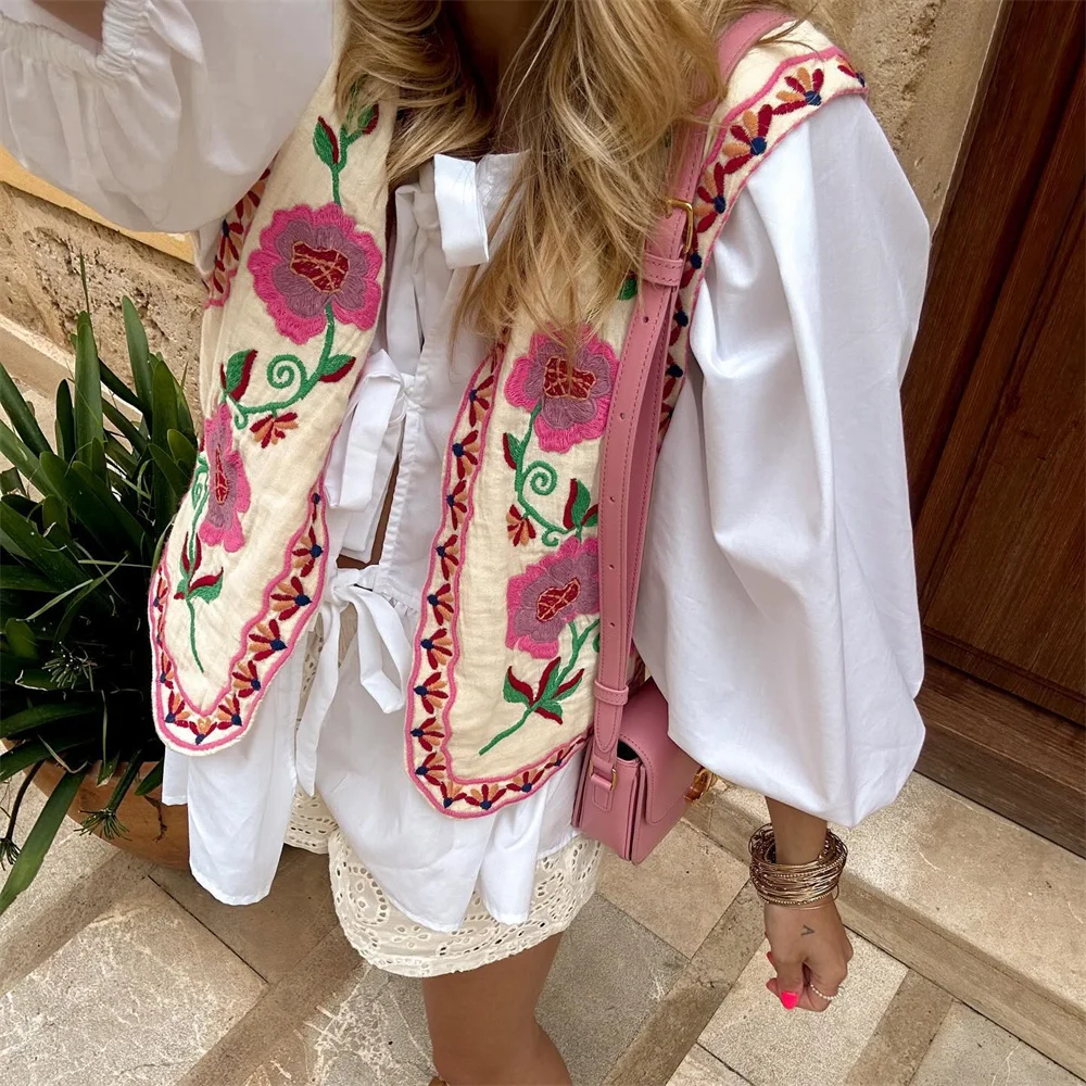 European and American Style 2024 Spring and Summer Women\'s New Fashionable and Versatile Round Neck Sleeveless Embroidered Vest