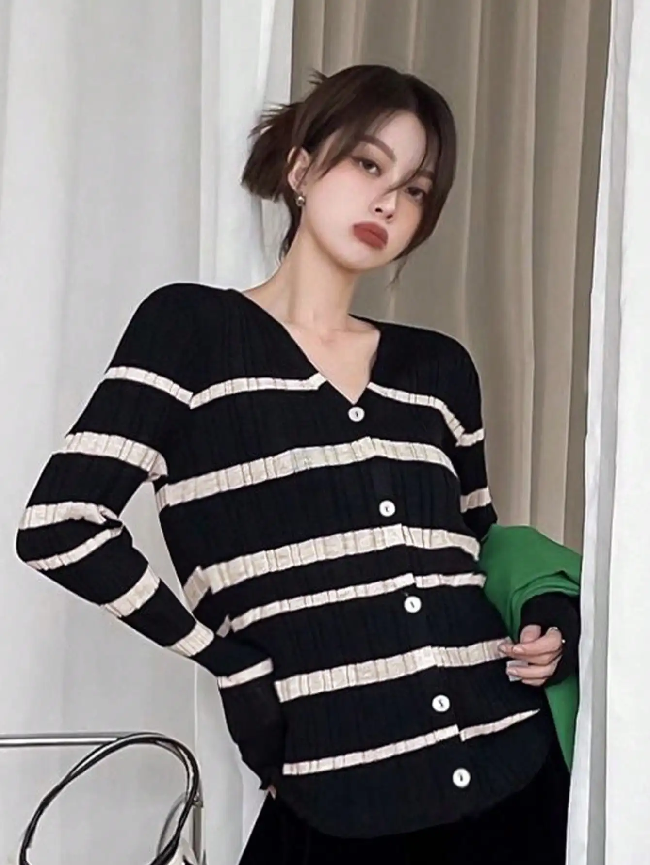 

Korean Chic Retro Contrast Stripesd V Neck Knitwear Autumn and Winter Tops Women's New Loose Long-Sleeved Cardigan