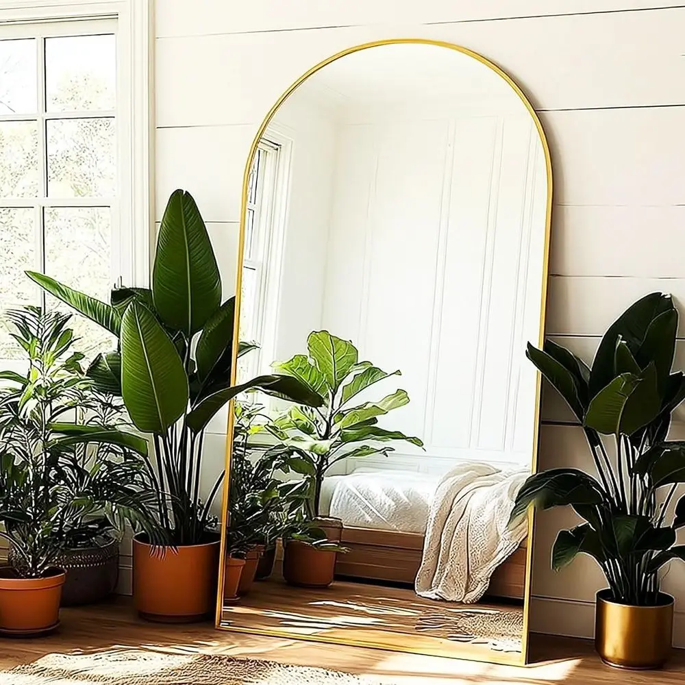 مرآة أرضية كاملة الطول، مرآة قائمة مقوسة كبيرة الحجم مقاس 91 × 46 بوصة باللون الذهبي لغرفة النوم وغرفة المعيشة وغرفة الملابس - أنيقة
