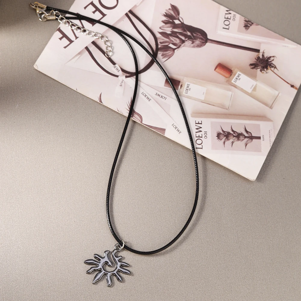 Aihua Hip-Hop-Halskette mit Herz-Sonnen-Stern-Anhänger in Gunmetal-Schwarz für Damen und Herren, Punk-Halskette mit schwarzem Seil, Choker, Halsschmuck, Geschenke – Detail 20