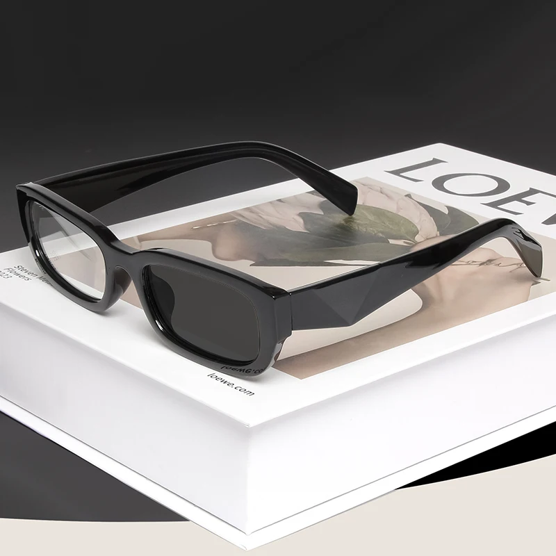 Photochromic Retro Rectangle Sunglasses Blue Light Blocking UV400 Eyewear Two in One Classic Small Frame Vintage Fashion Glasses