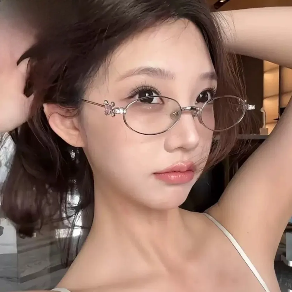 

Simple Bling Rhinestone Sunglasses Small Y2k Oval Women Eyewear Metal Frame Uv400 Anti-Blue Light Spectacles Selfie