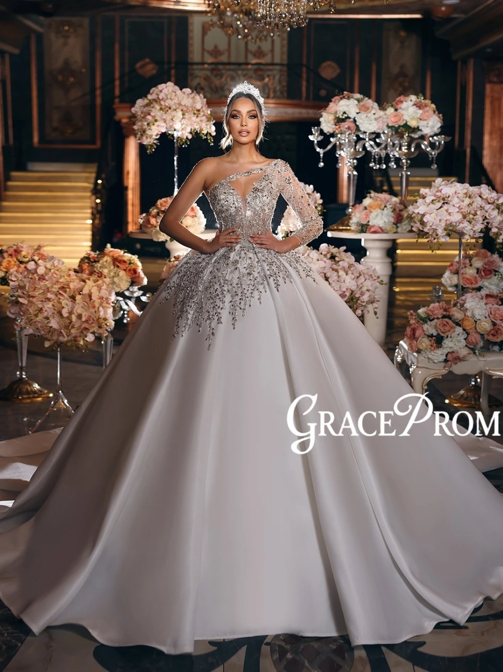 Luxury Crystal Embellished Wedding Dress Asymmetrical One Shoulder Deep V Neckline Beaded Ball Gown Customized Charming Wear