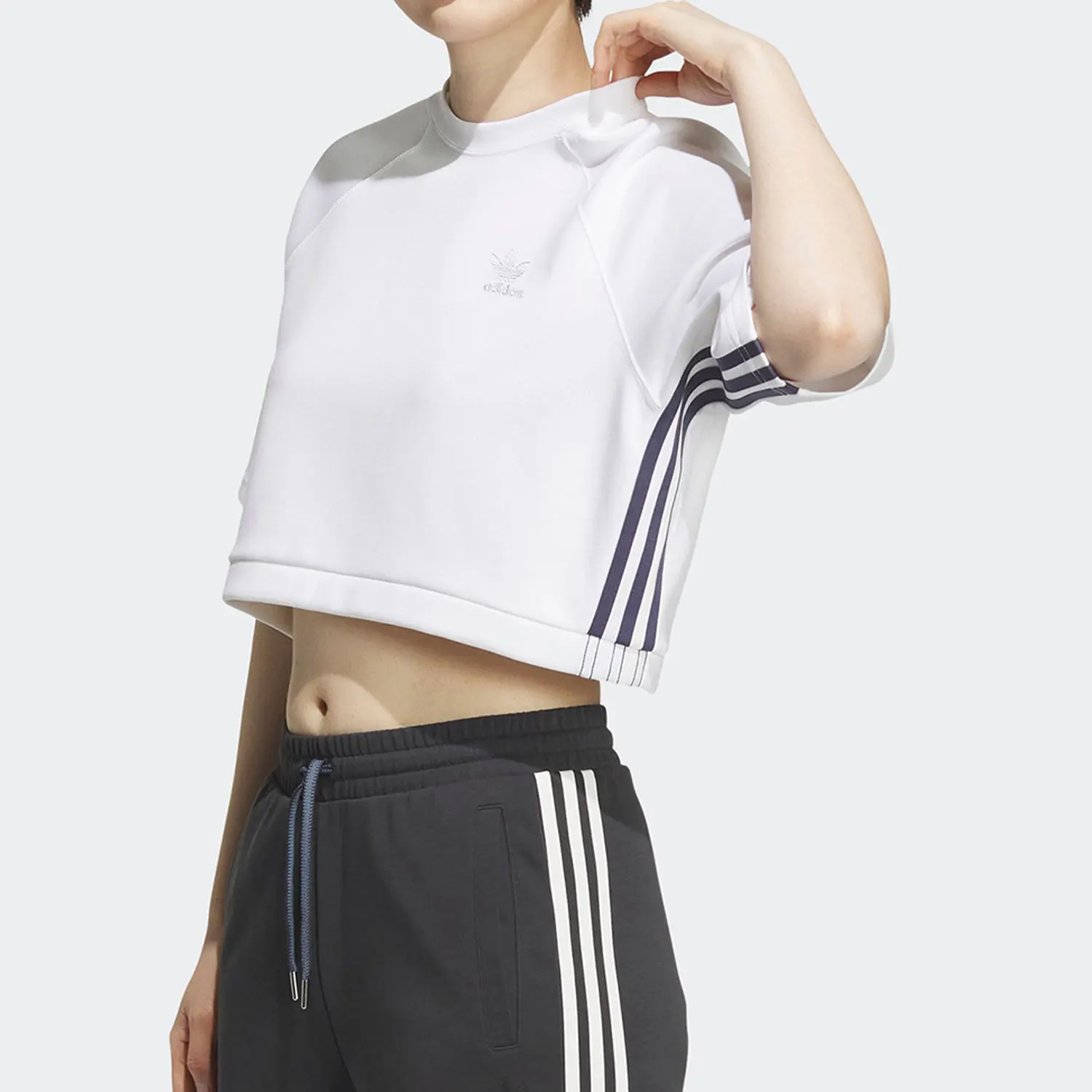 

Adidas Official Genuine Originals Women's Sports Comfortable Breathable Casual T-Shirt IN1006