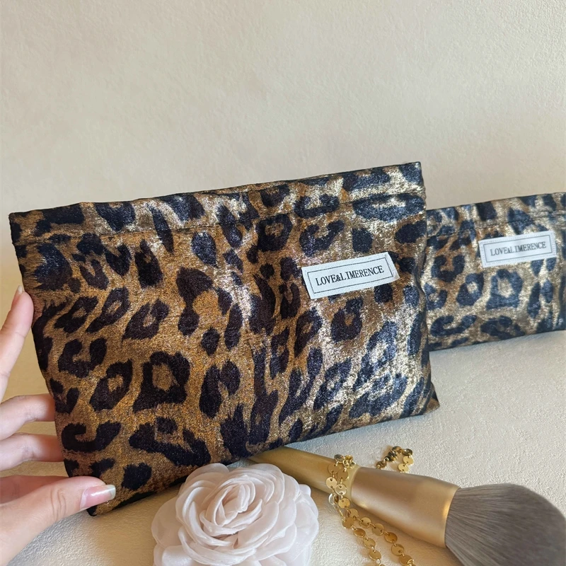 

Косметичка с леопардовым принтом, большая вместительная портативная косметичка, органайзер для губной помады для женщин и подростков, подарок на день рождения для путешествий