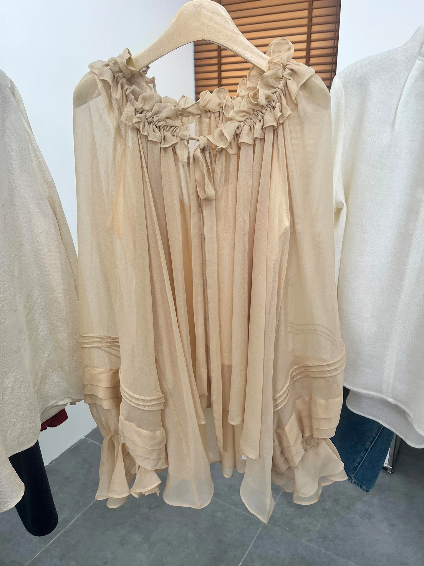 

Women's Lantern Sleeve Shirt Loose Fit Spring 2026 New Style Pleated Hemline Elegant Slimming Top French Style Polyester Fiber