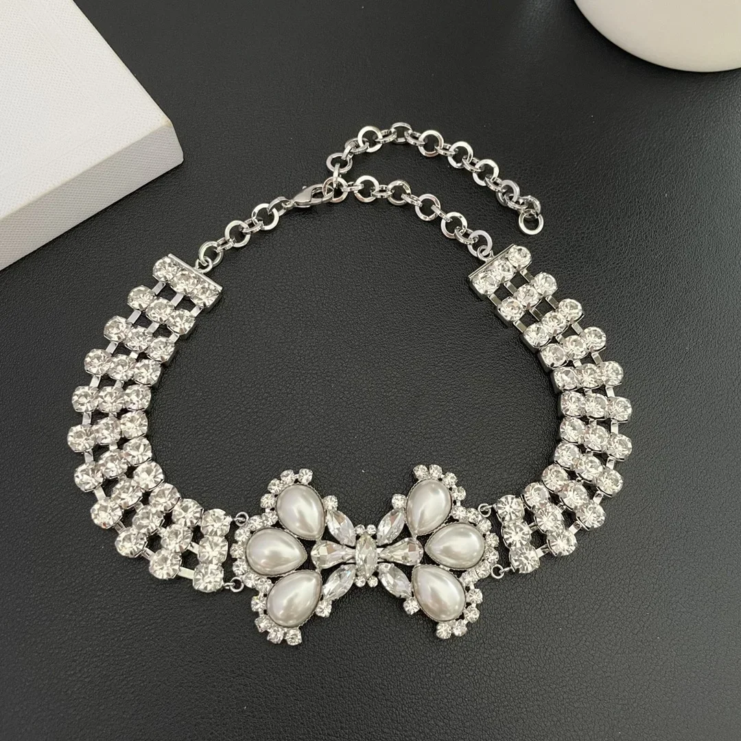 

New Style Fashion Famous Designer Brand Pearl Crystal Flower Necklace Choker Exquisite Gift Europe America Jewelry Trend