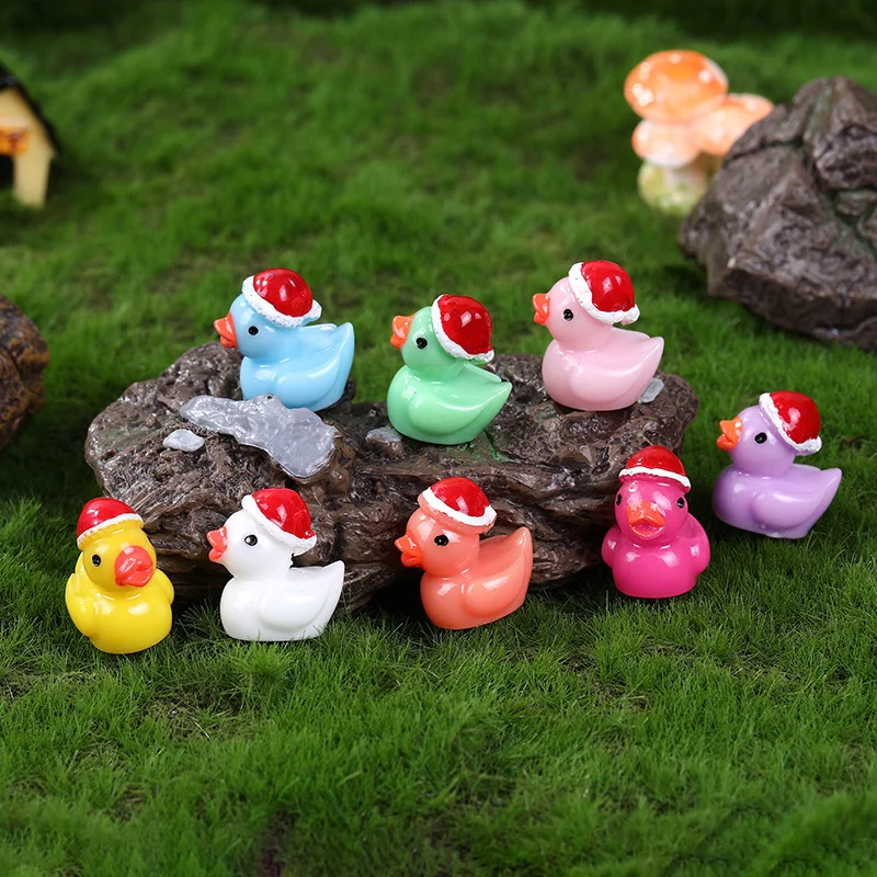 10pcs Mini Resin Luminous Christmas Glitter Duck Glow in The Dark Ducky with Christmas Hat for Micro Landscape Home Decor Gift