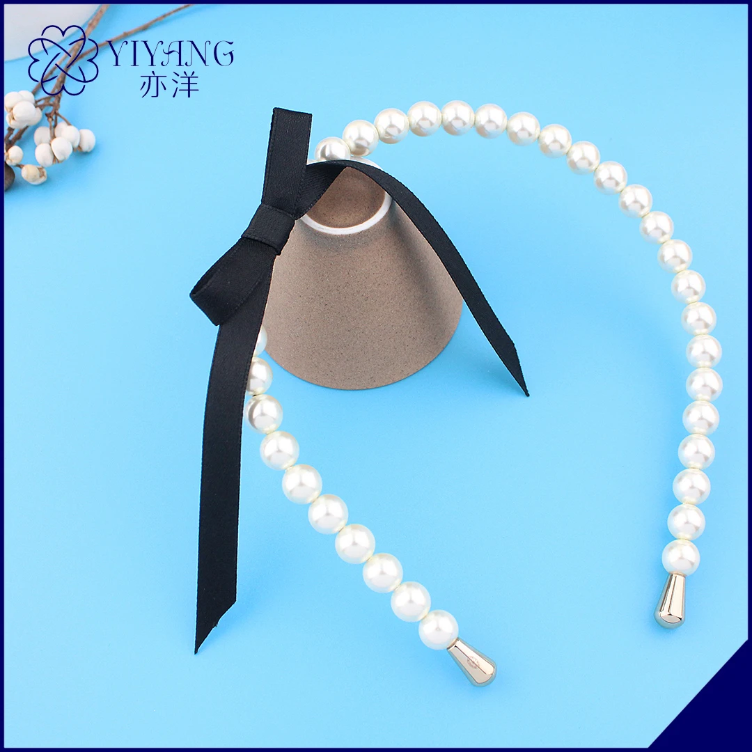 

Новый модный небольшой аромат, универсальная атласная повязка на голову ручной работы с бантом и жемчугом, аксессуары для волос для женщин