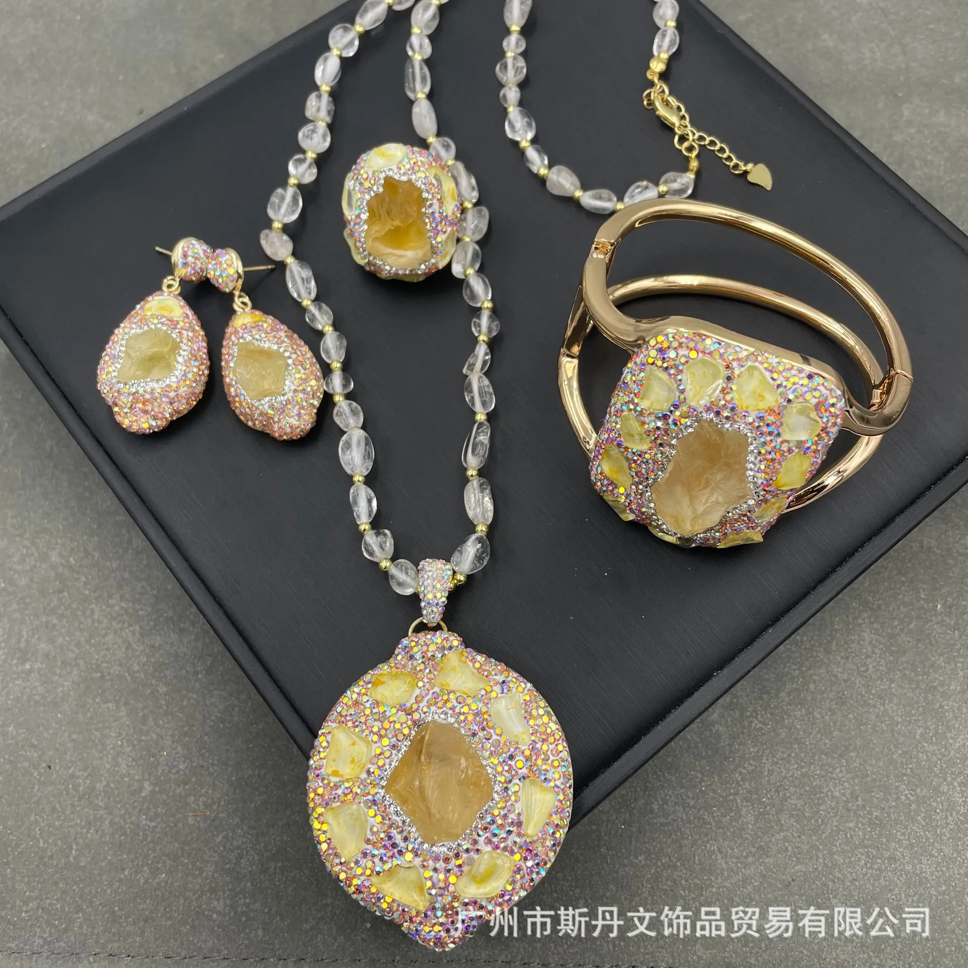 

Natural raw ore citrine medieval necklace set, French jewelry sweater chain retention four-piece set, pendant, earrings, ring.
