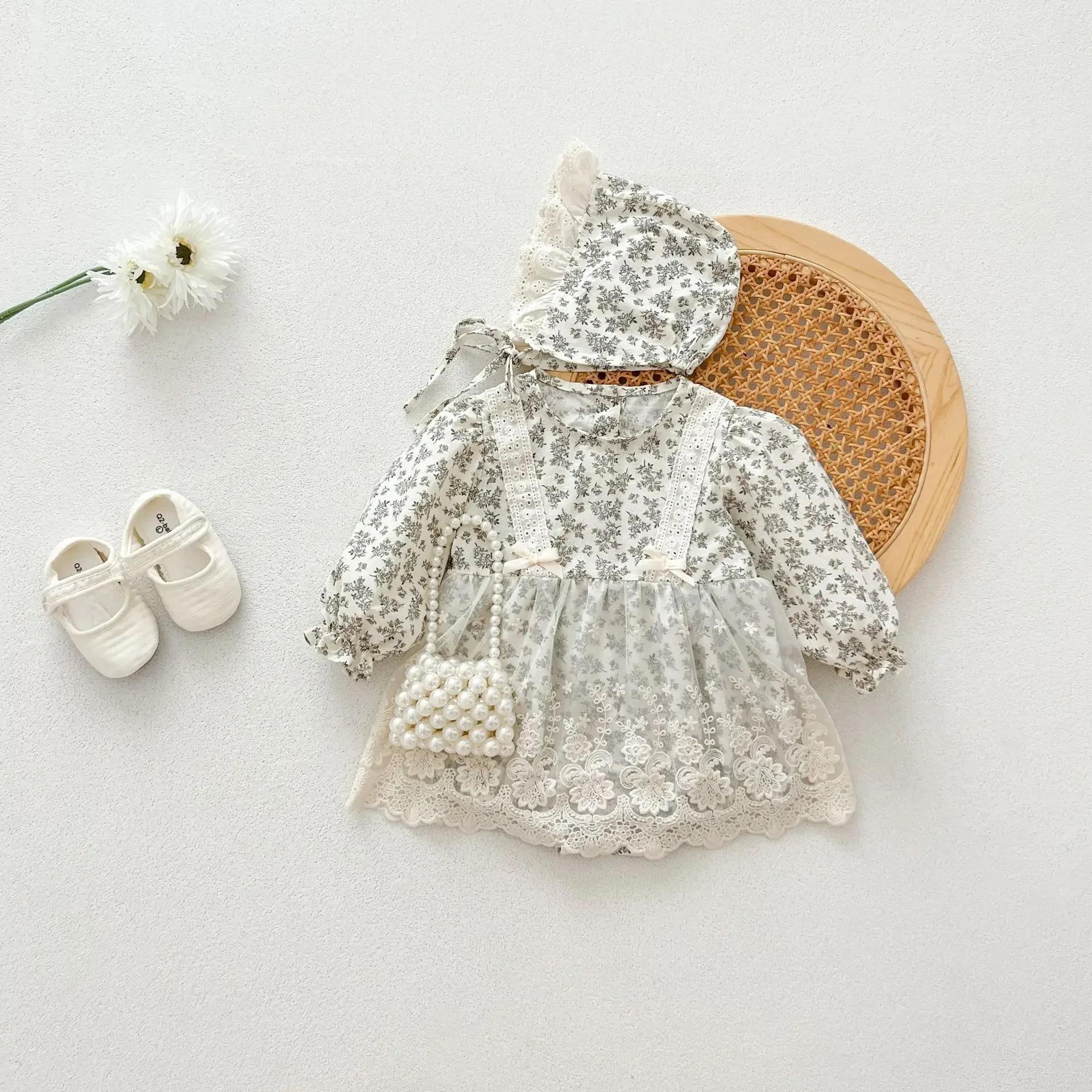

Autumn New Baby Rompers for Baby Girls Long Sleeved Lace Floral Rompers for Newborns Girls Baby Princess Skirt
