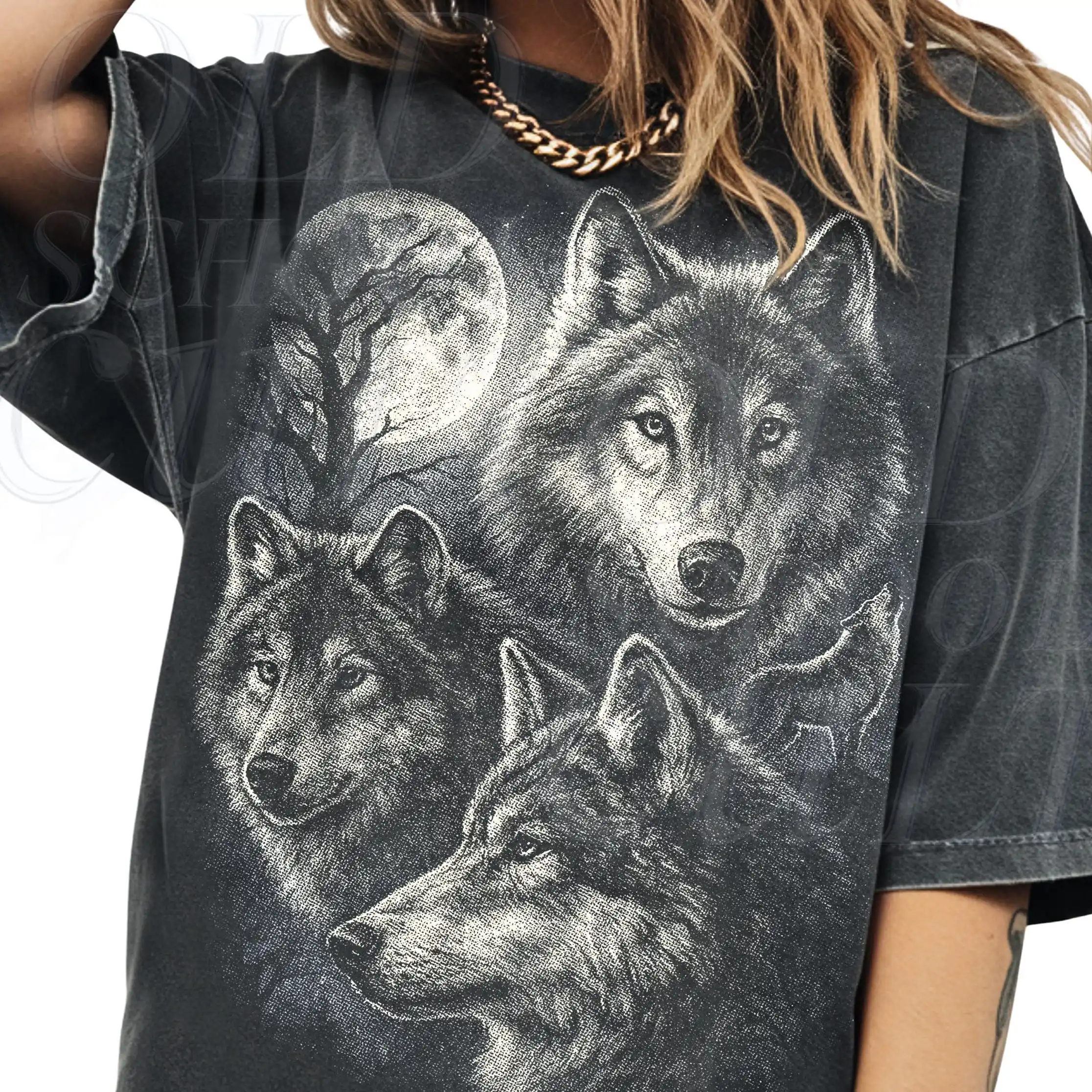 Wolf Vintage 90s Graphic Style Tshirt, Grunge Retro Wolf Faded Tee, Wild Nature Wolf Howling Moon Y2k Gothic,2000s Wolf Gift