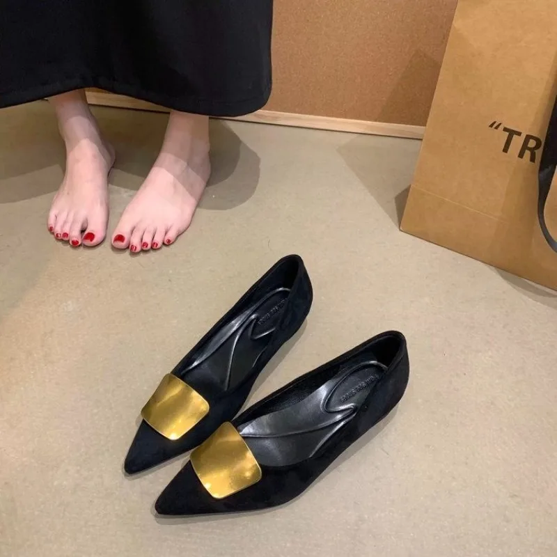 مشبك معدني كعب حذا فردي للسيدات موضة ريترو أشار تو الضحلة الجلد المدبوغ الانزلاق على لينة زلة أحذية نسائية